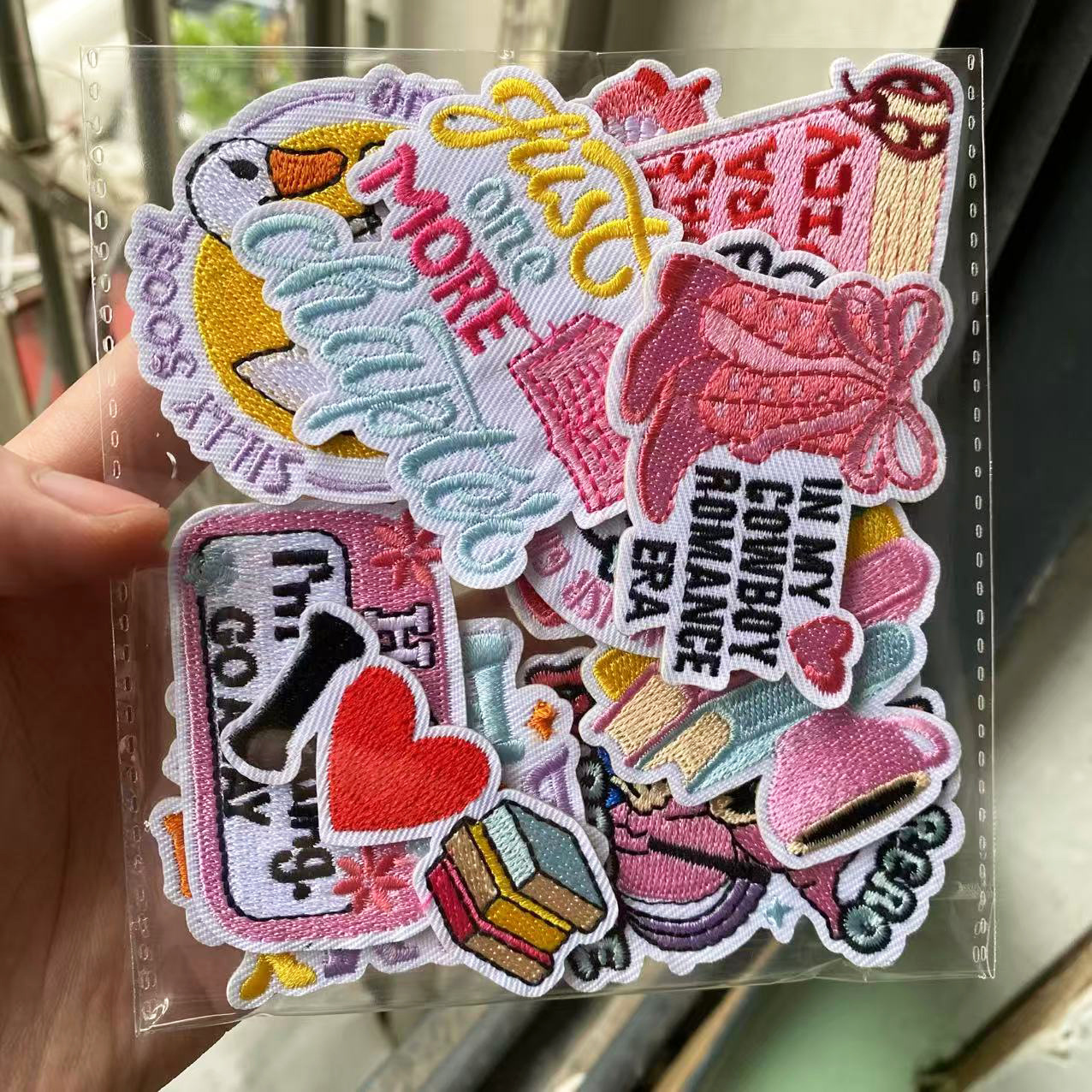 10 Pcs I Love Books Embroidere - Phone Accessories Pictures avaliação e preço